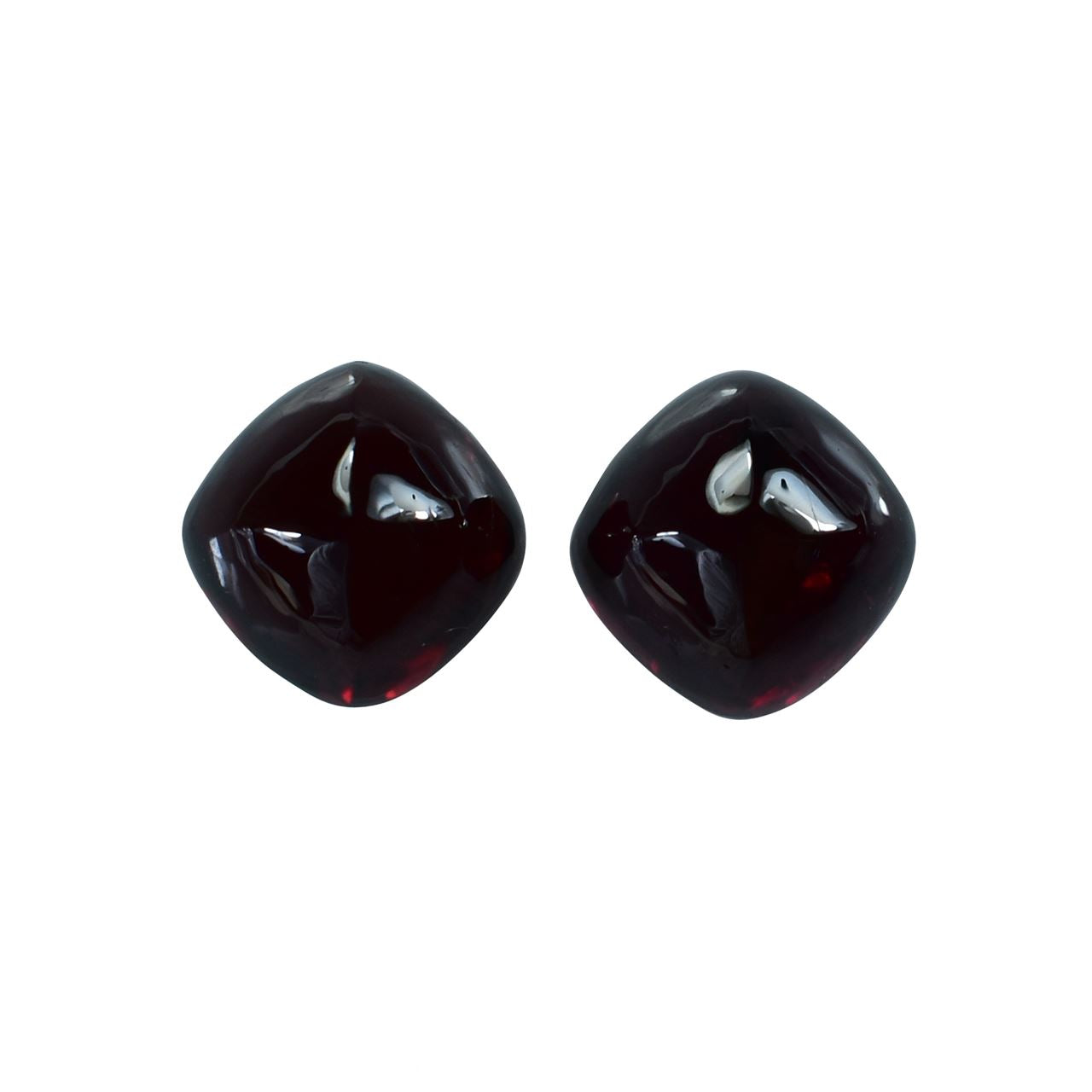 GARNET SUGARLOAF CUSHION CAB (DARK)(HI) 8.00X8.00 MM 4.18 Cts.