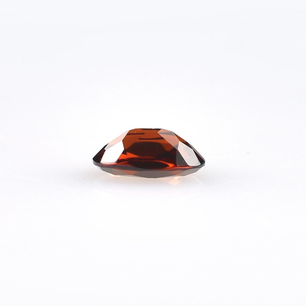 GARNET CUT OVAL (OPEN RED)(CLEAN) 6.00X4.00 MM 0.53 Cts.