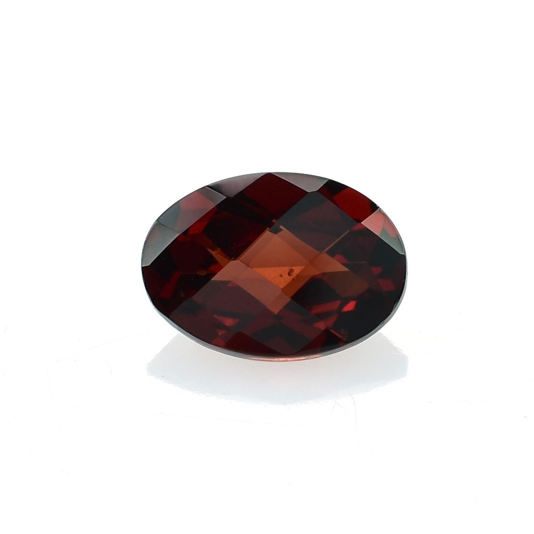 GARNET CHECKER CUT OVAL (MEDIUM RED)(SI) 7.00X5.00 MM 0.92 Cts.