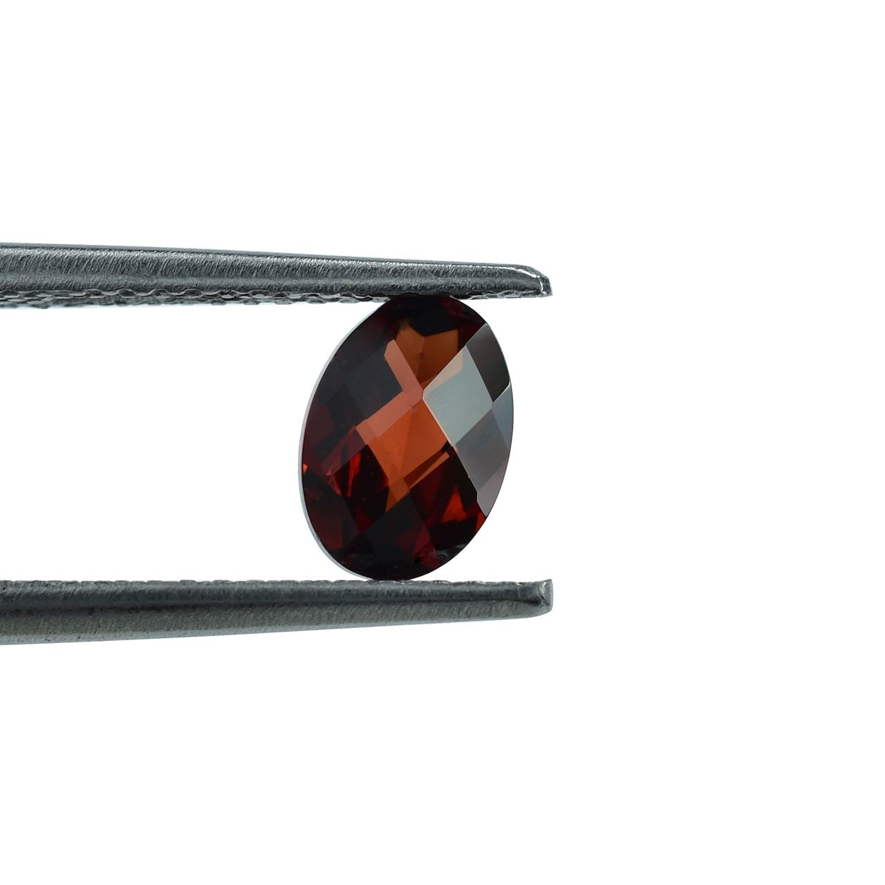 GARNET CHECKER CUT OVAL (MEDIUM RED)(SI) 7.00X5.00 MM 0.92 Cts.