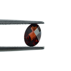 GARNET CHECKER CUT OVAL (MEDIUM RED)(SI) 7.00X5.00 MM 0.92 Cts.