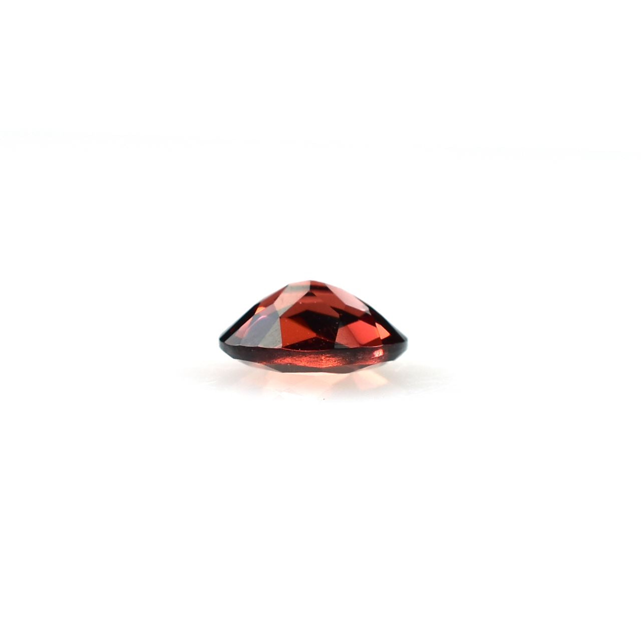GARNET CHECKER CUT OVAL (OPEN RED)(SI) 8.00X6.00 MM 1.38 Cts.