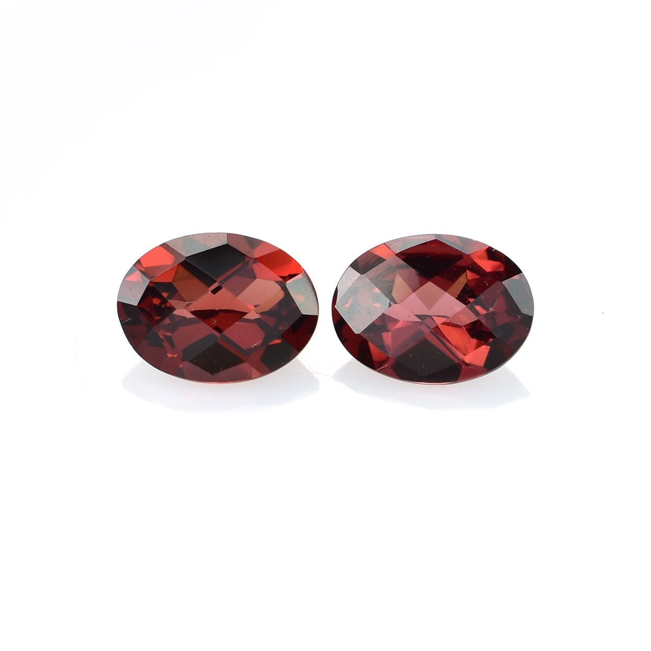 GARNET CHECKER CUT OVAL (OPEN RED)(SI) 8.00X6.00 MM 1.38 Cts.