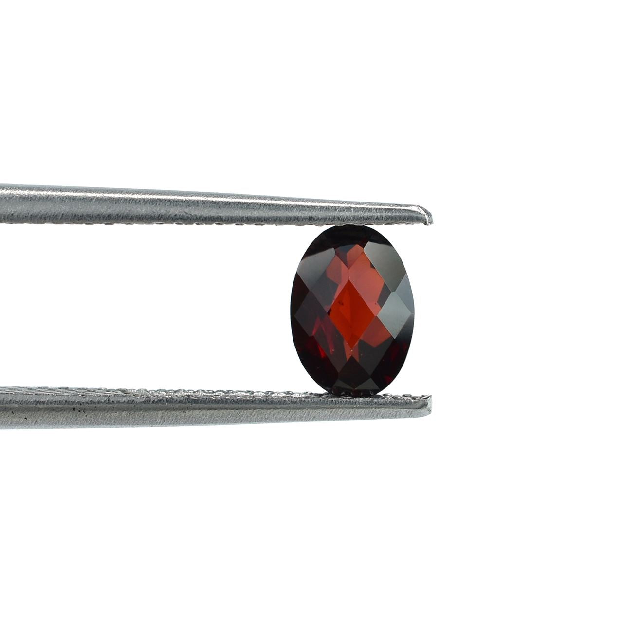 GARNET CHECKER CUT OVAL (DARK RED)(SI) 7.00X5.00 MM 0.80 Cts.