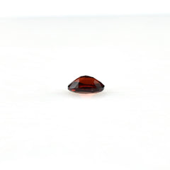 GARNET CUT OVAL (MEDIUM RED)(CLEAN) 6.00X4.00 MM 0.48 Cts.