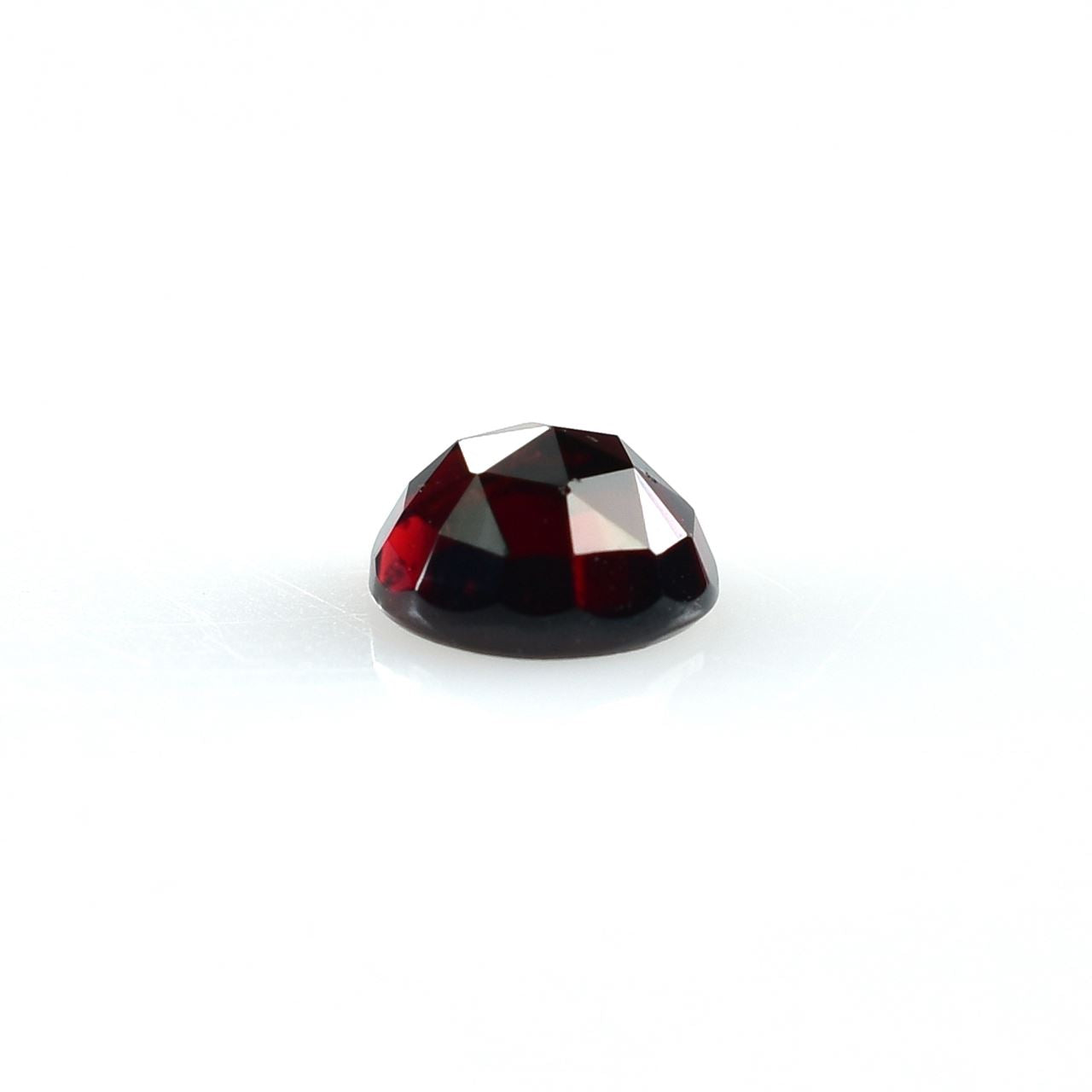 GARNET ROSE CUT ROUND CAB (DARK RED)(SI) 6.00X6.00 MM 1.18 Cts.