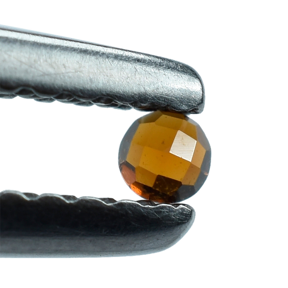 RED GARNET CHECKER ROUND CAB 2MM 0.05 Cts.