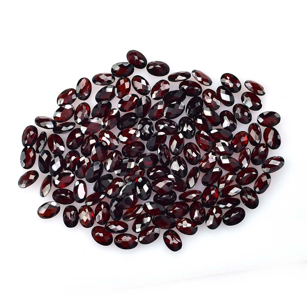 GARNET RED CHECKER CUT OVAL (DARK)(CLEAN) 6.00X4.00 MM 0.55 Cts.