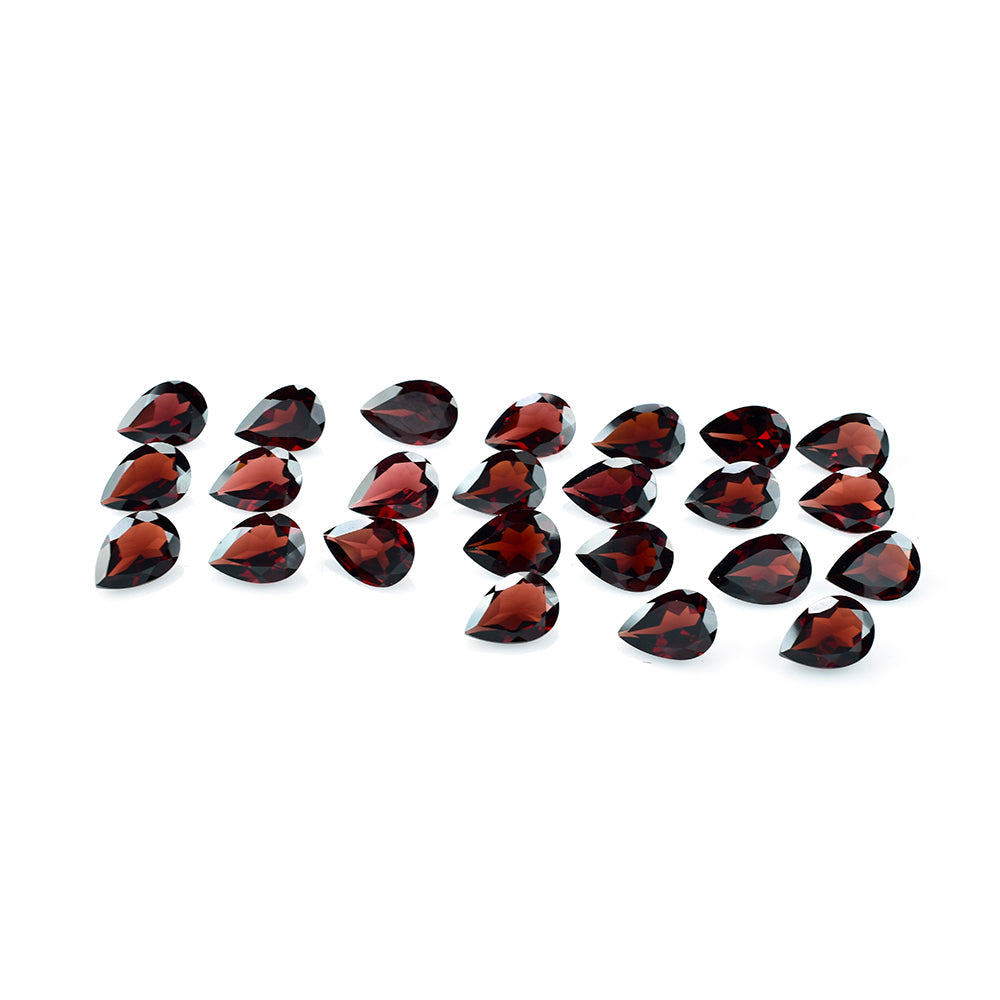 GARNET CUT PEAR (OPEN RED/CLEAN) 14.00X10.00 MM 5.12 Cts.