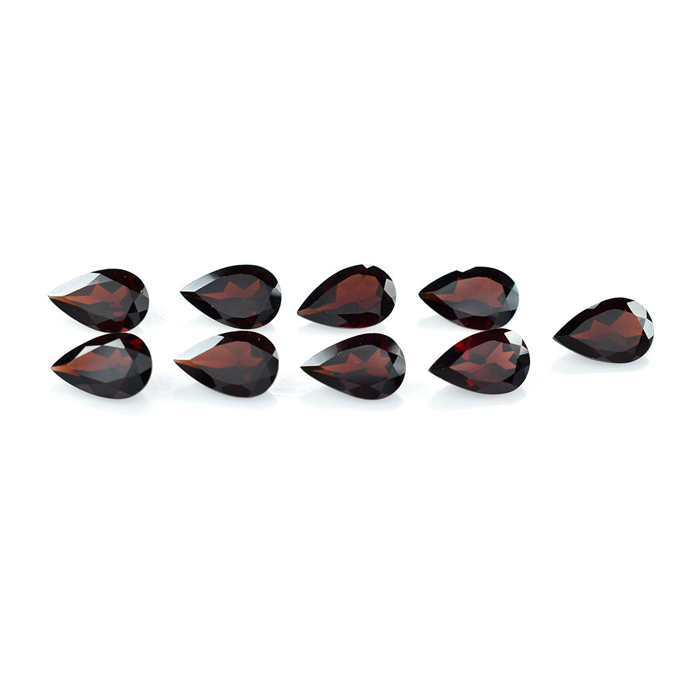 GARNET CUT PEAR (MEDIUM RED/CLEAN) 14.00X9.00 MM 4.60 Cts.