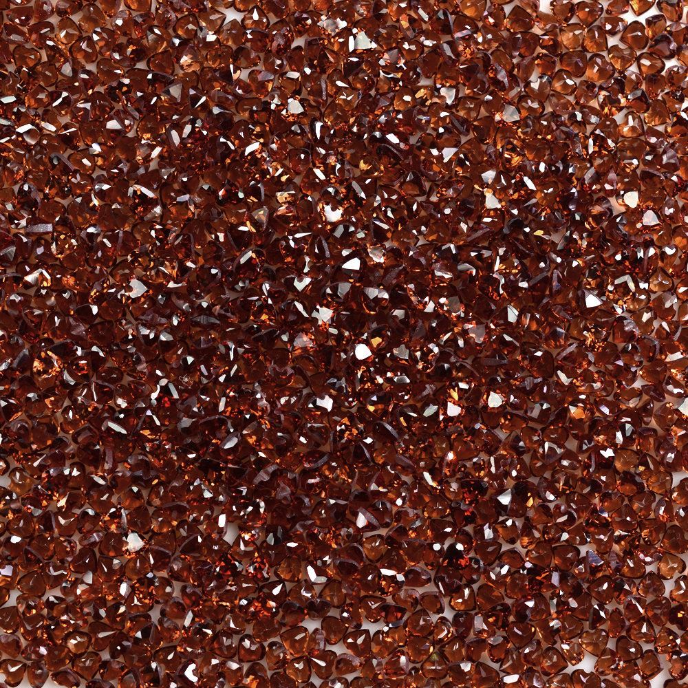 RED GARNET CUT HEART 2.25MM 0.06 Cts.