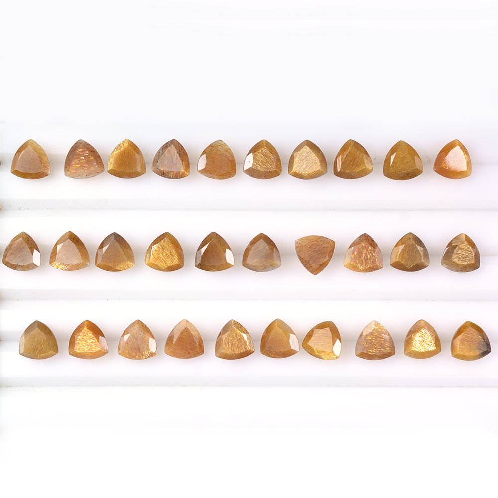 GOLDEN SUNSTONE CUT TRILLION 10 MM 2.87 CTS