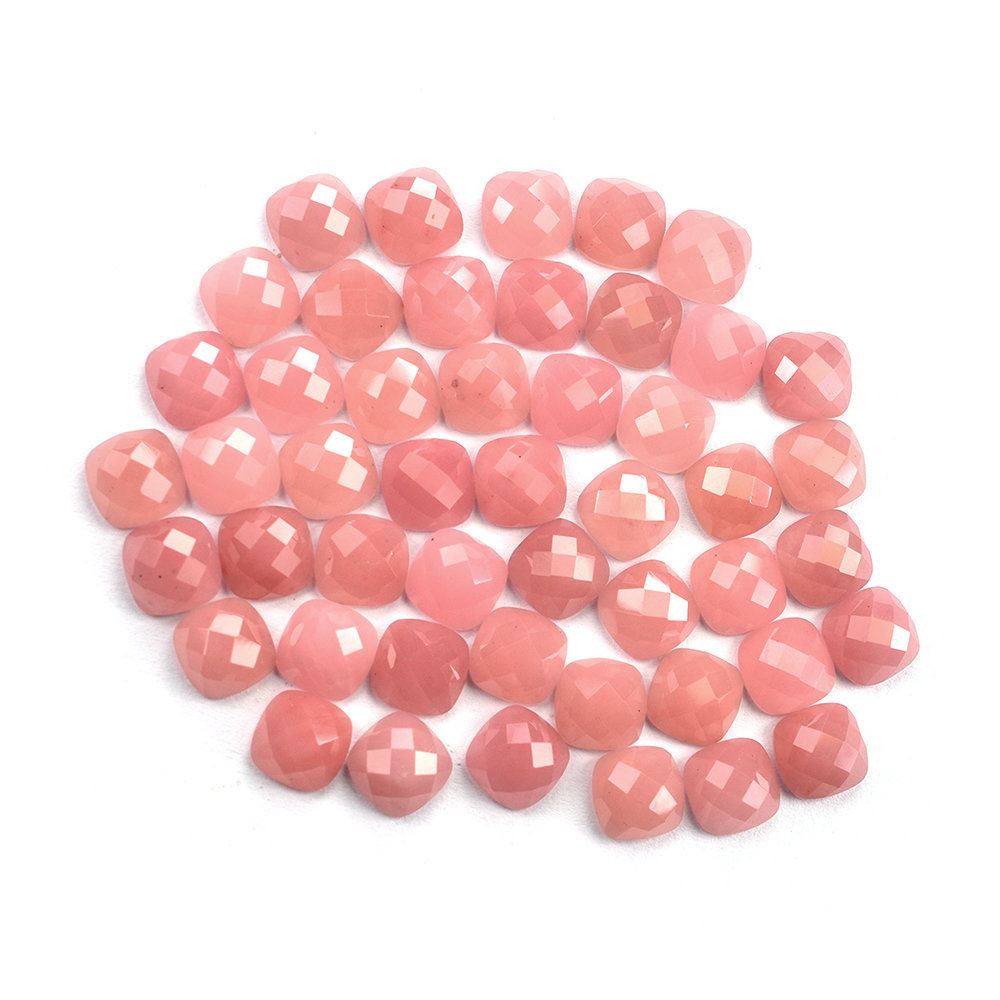 GUAVA QUARTZ CHECKER CUT CUSHION CAB 8X8MM 1.97 Cts.