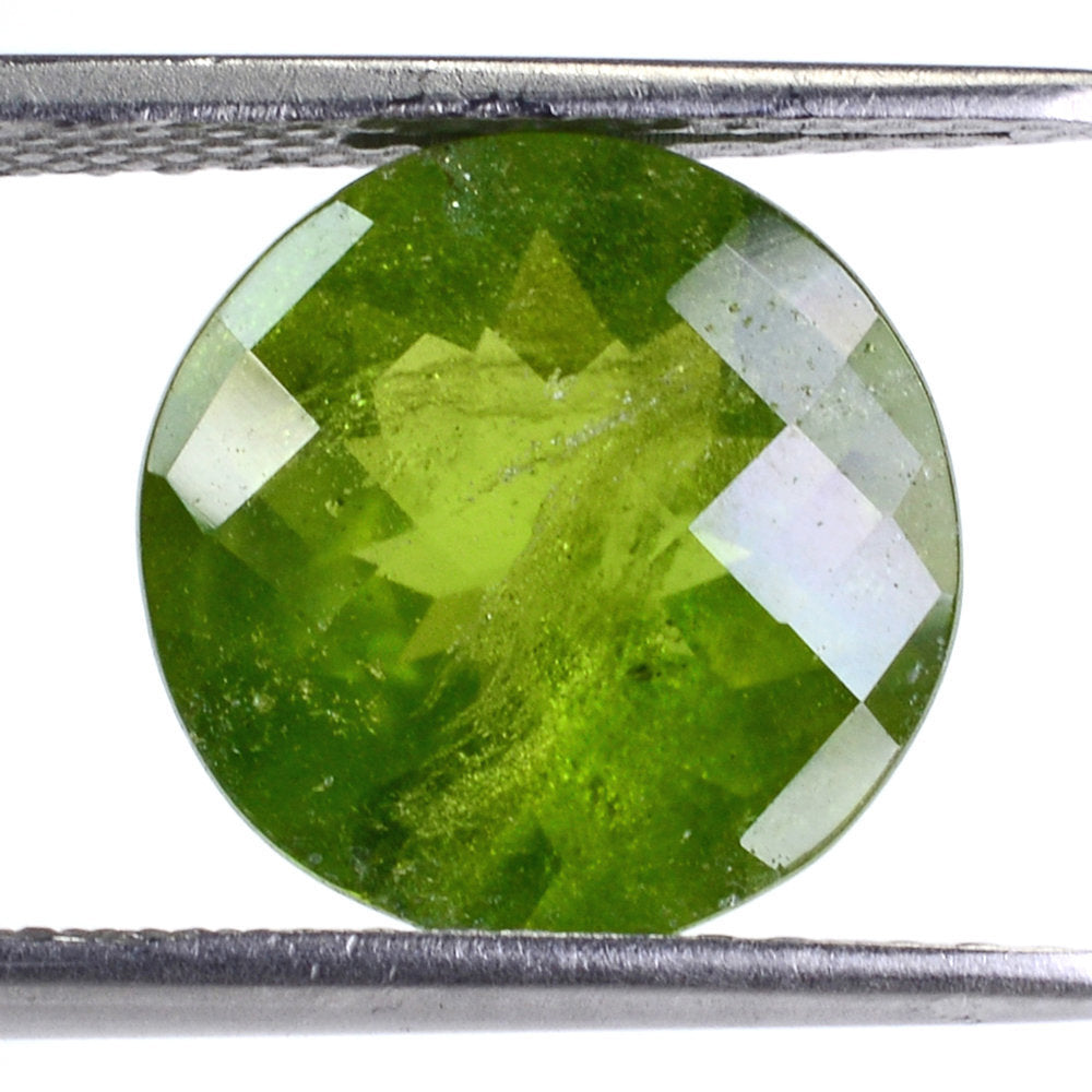 MILKY IDOCRASE CHECKER CUT ROUND 12MM 5.70 Cts.