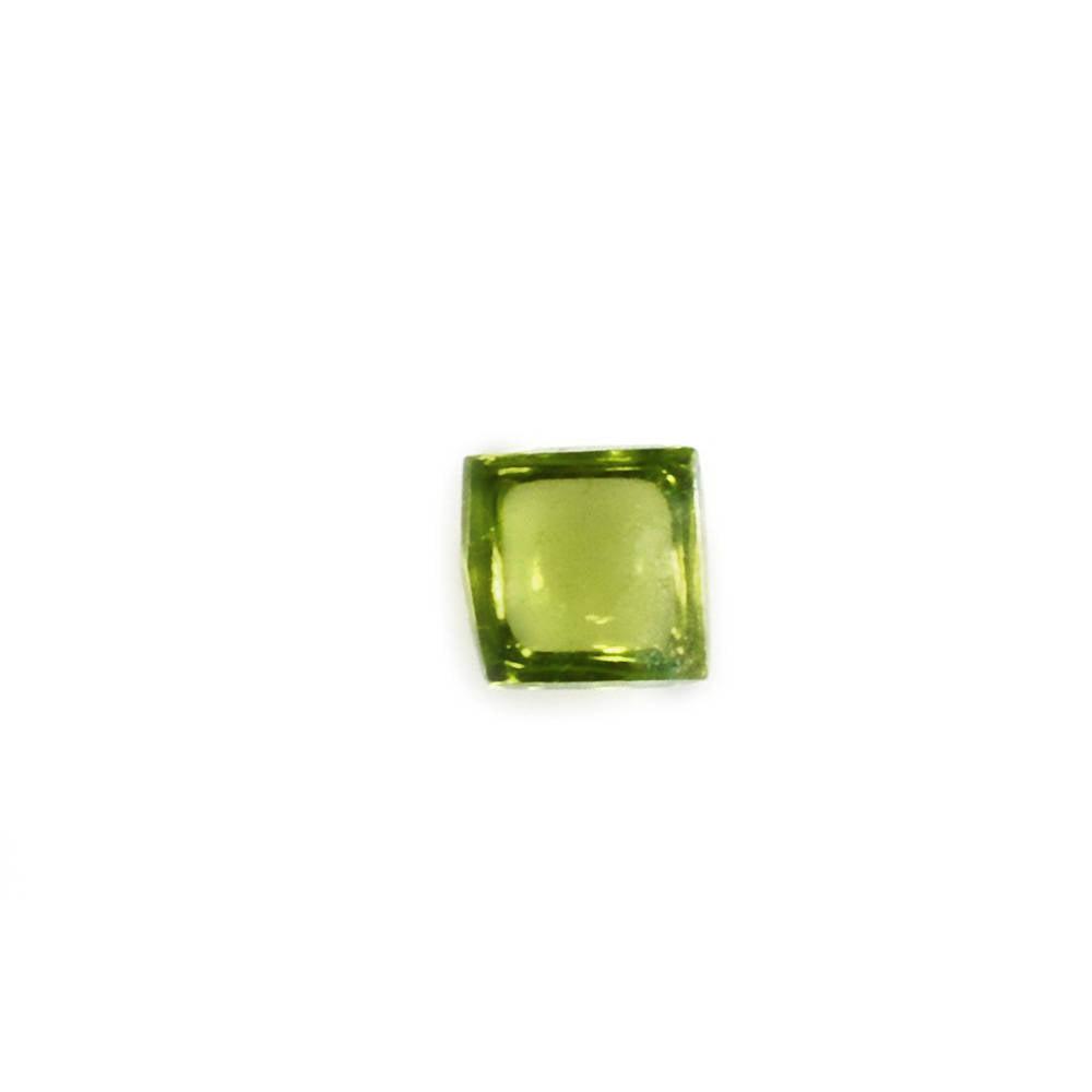 MILKY IDOCRASE SQUARE CAB 3MM 0.20 Cts.