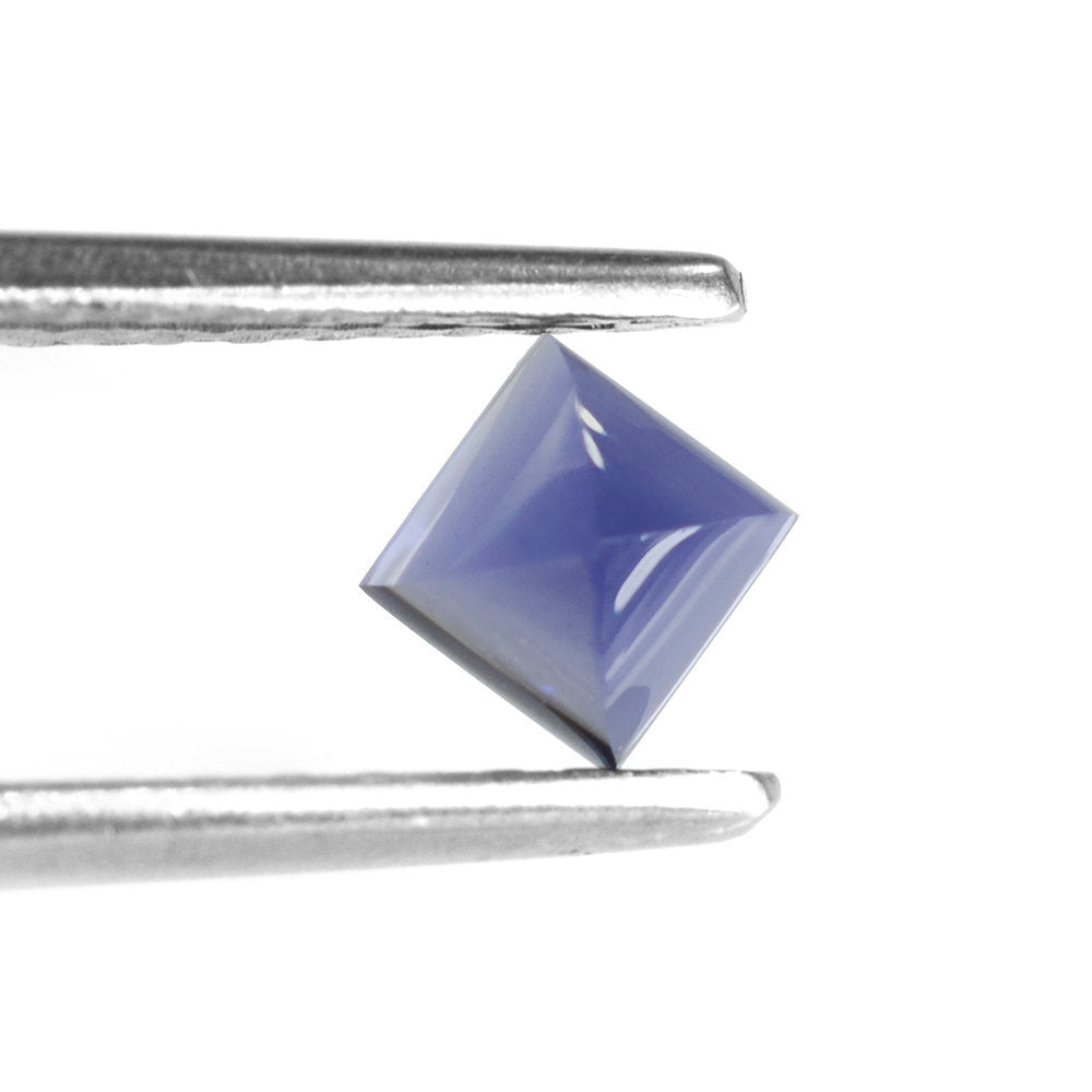 IOLITE SUGARLOAF SQUARE (AAA) 4MM 0.42 Cts.