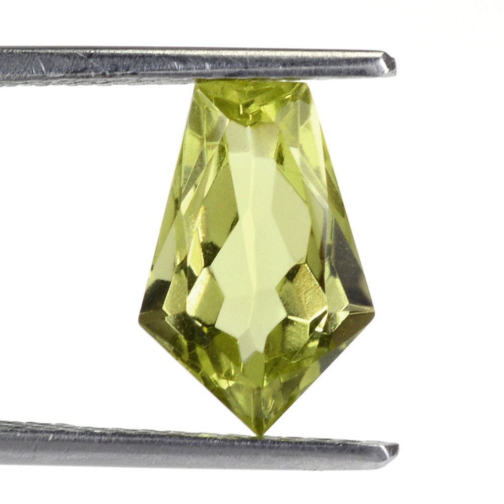 LEMON QUARTZ CUT FANCY (GREEN GOLD) 12X8MM 3.10 Cts.