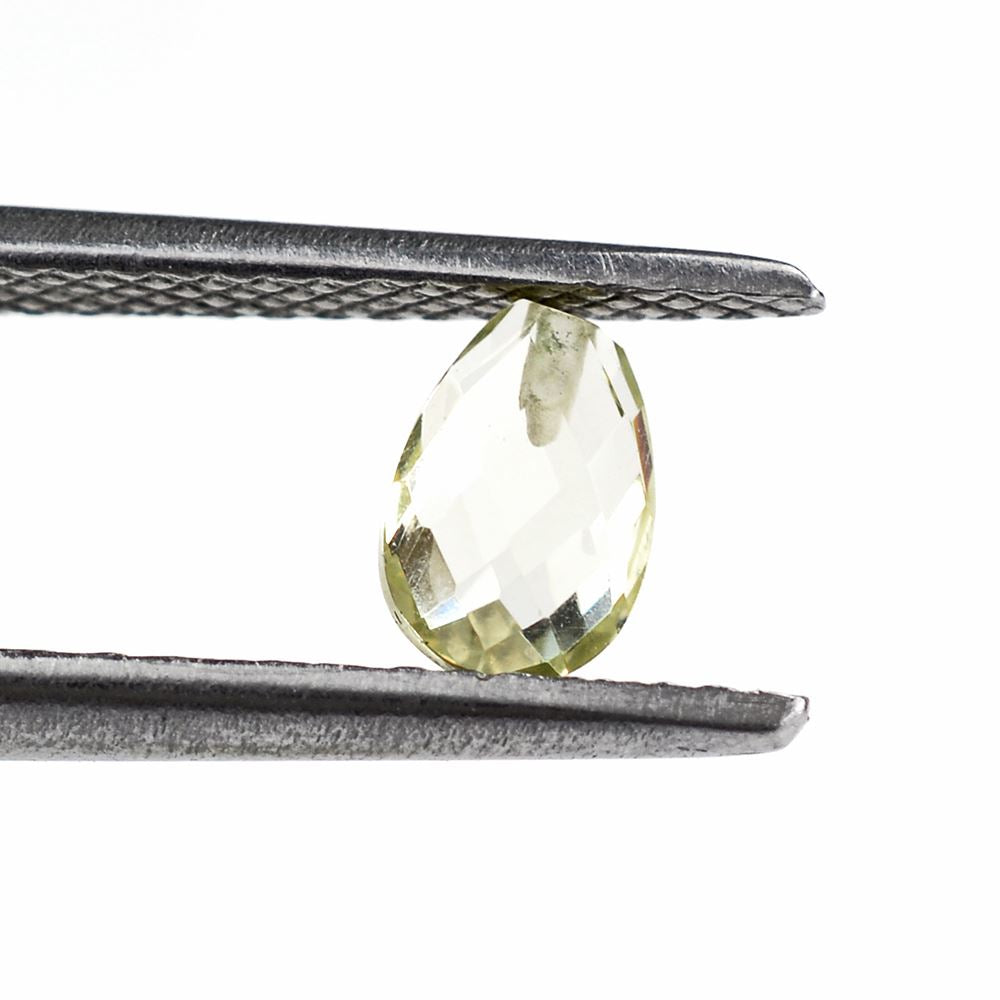 LEMON QUARTZ BRIOLETTE PEAR (HALF DRILL) 6X4MM 0.43Cts.