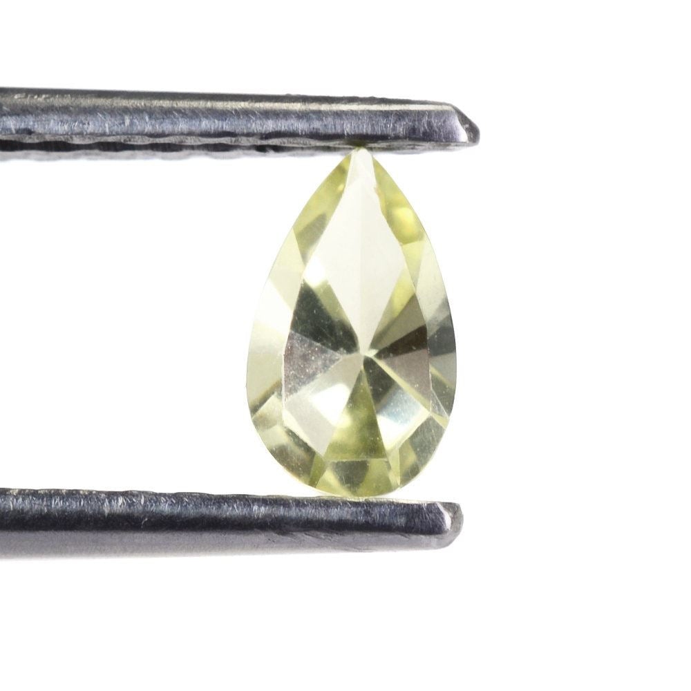 LEMON QUARTZ MIRROR CUT PEAR (GREEN GOLD) 7X4MM 0.44 Cts.