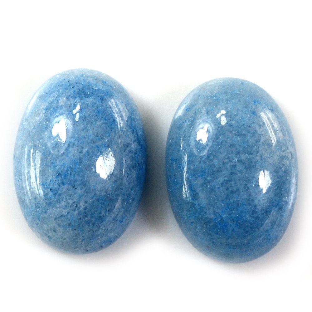 MILKY BLUE QUARTZ OVAL CAB (MEDIUM) 14X10MM 5.95 Cts.
