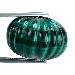 MALACHITE HALF MOON MELON CARVED 24X17MM 67.55 Cts.