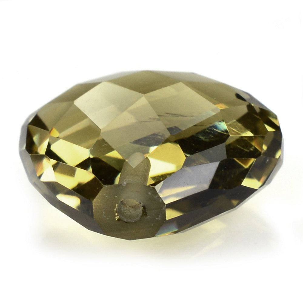 OLIVE QUARTZ BRIOLETTE HEART (HALF DRILL) 14MM 9.55 Cts.