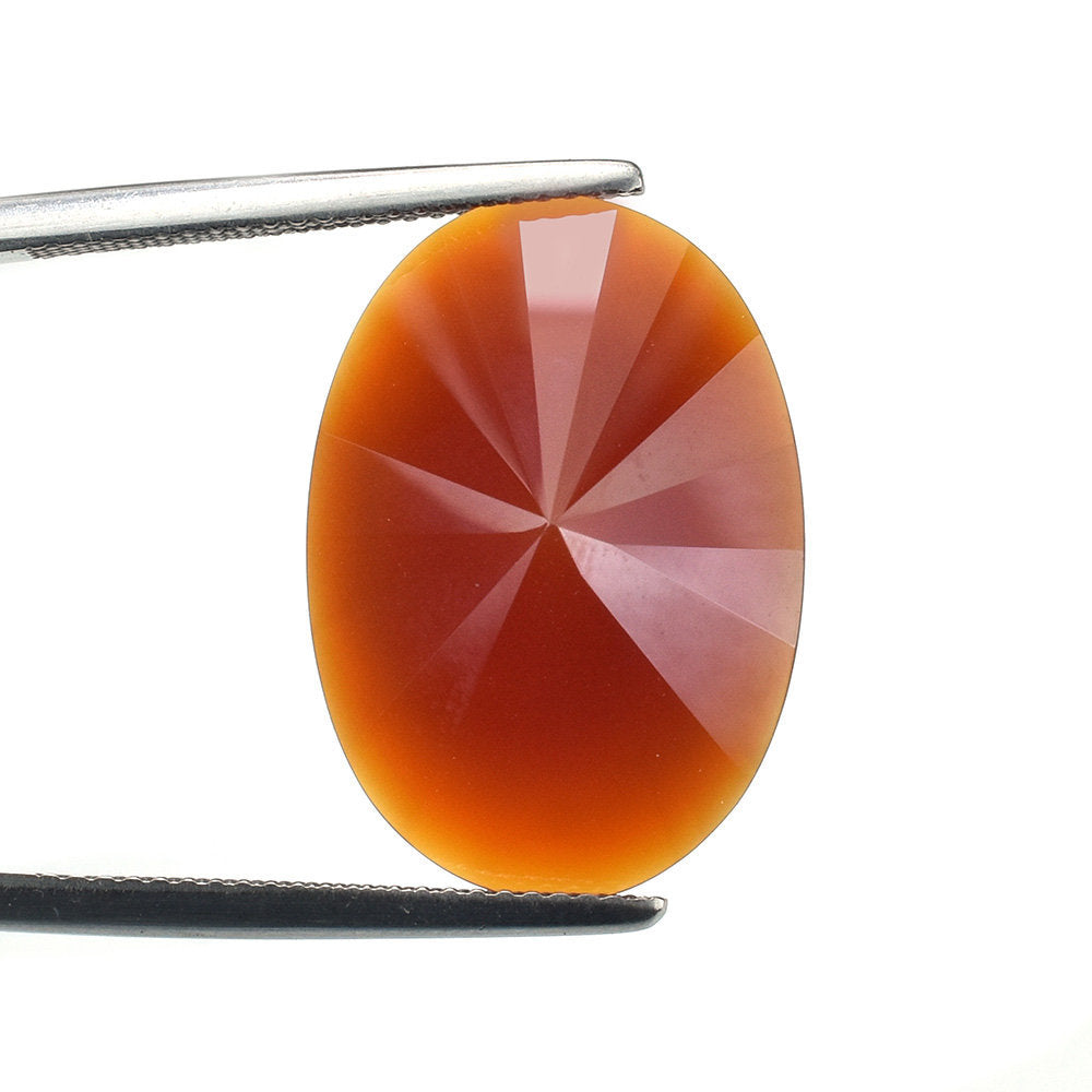 ONYX RED SPIRIT SUN CUT OVAL (RED/) 22.00X15.50 MM 13.60 Cts.