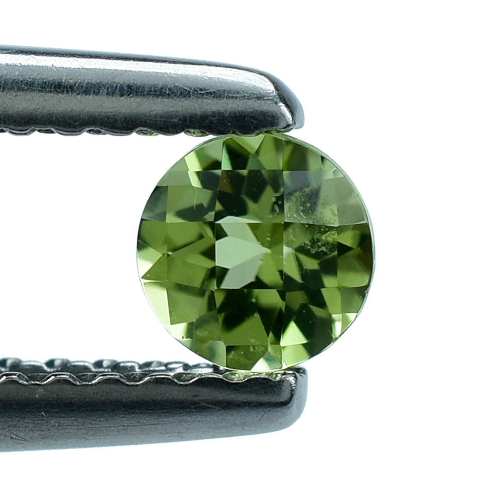 PERIDOT CHECKER CUT (GREEN/CLEAN) ROUND 4.00X4.00 MM 0.27 Cts.