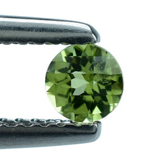 PERIDOT CHECKER CUT (GREEN/CLEAN) ROUND 4.00X4.00 MM 0.27 Cts.