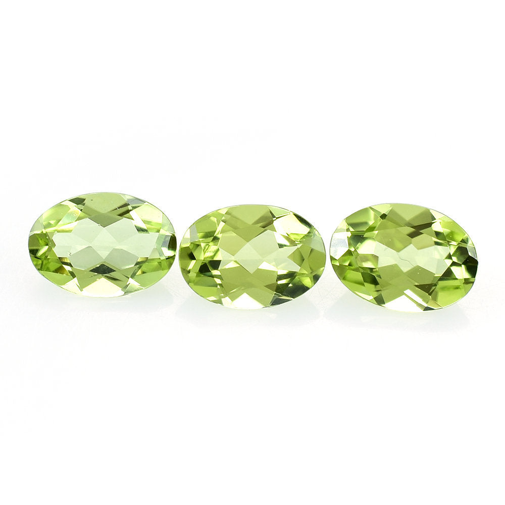 PERIDOT CUT (GREEN/CLEAN) OVAL 7.00X5.00 MM 0.76 Cts.