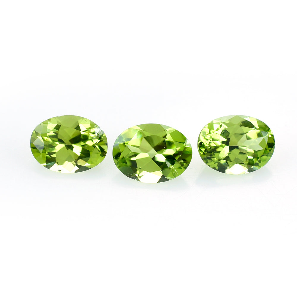 PERIDOT CUT OVAL (GREEN COLOR\SI) 8.00X6.00 MM 1.15 Cts.