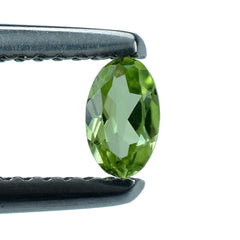 PERIDOT CUT (GREEN/CLEAN) OVAL 5.00X3.00 MM 0.23 Cts.