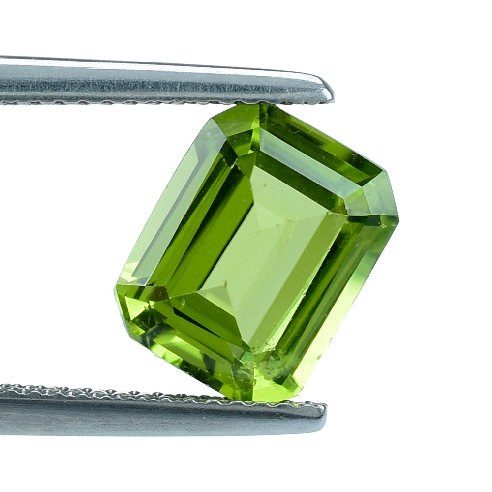 PERIDOT STEP CUT OCTOGON (GREEN COLOR\CLEAN) 10.00X8.00 MM 3.16 Cts.
