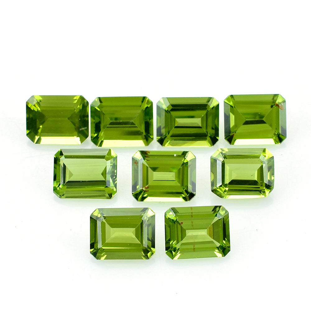 PERIDOT STEP CUT OCTOGON (GREEN COLOR\CLEAN) 10.00X8.00 MM 3.16 Cts.