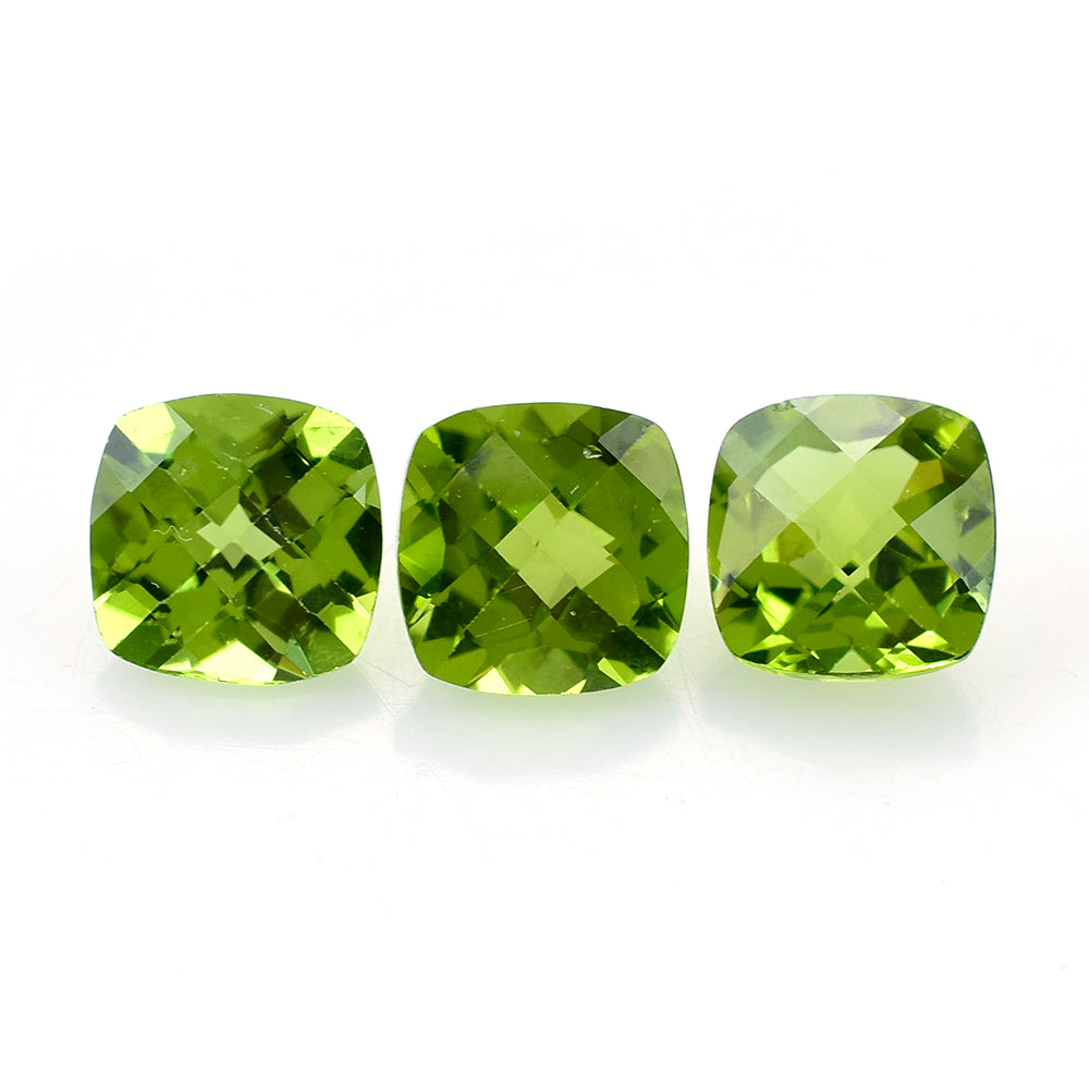 PERIDOT CHECKER CUT (GREEN/CLEAN) CUSHION 8.00X8.00 MM 2.71 Cts.