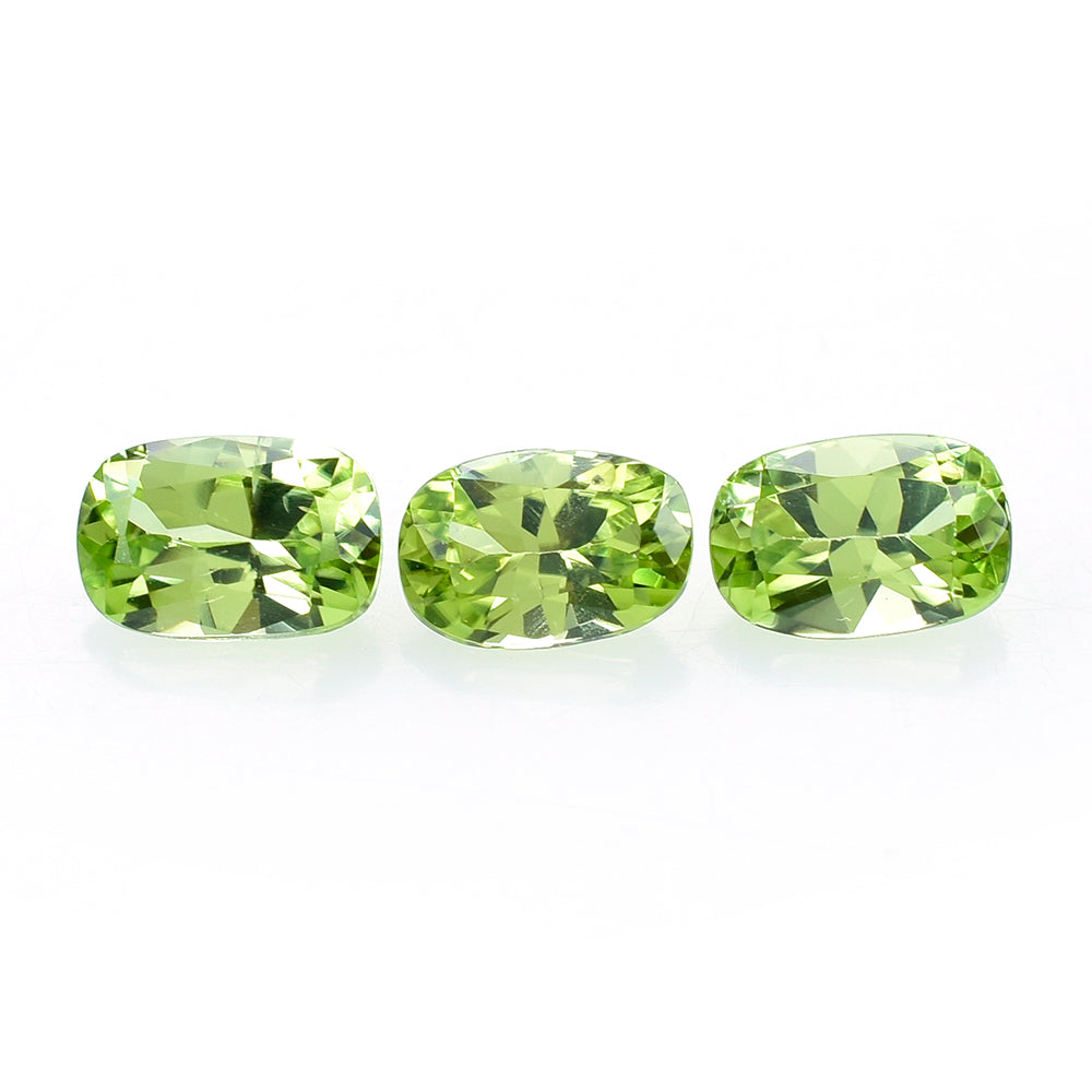 PERIDOT CUT (GREEN/CLEAN) CUSHION 6.00X4.00 MM 0.54 Cts.