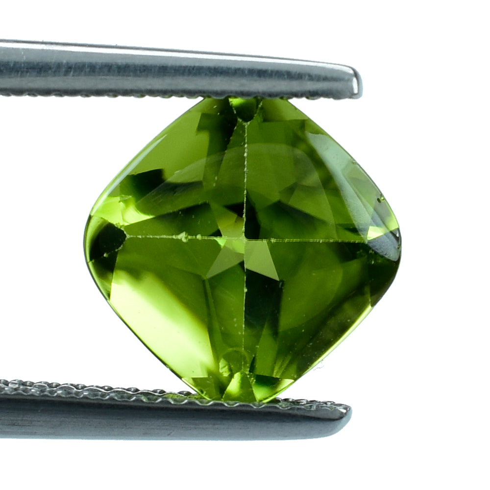 PERIDOT BUFF TOP (GREEN/CLEAN) CUSHION 9.00X9.00 MM 3.21 Cts.
