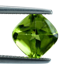 PERIDOT BUFF TOP (GREEN/CLEAN) CUSHION 9.00X9.00 MM 3.21 Cts.