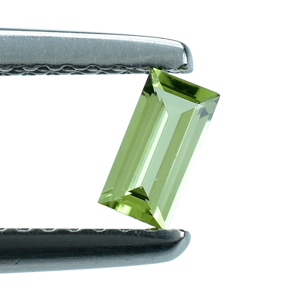 PERIDOT STEP CUT BAGUETTE (GREEN COLOR\CLEAN) 5.00X2.50 MM 0.20 Cts.
