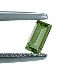 PERIDOT STEP CUT BAGUETTE (GREEN COLOR\CLEAN) 6.00X3.00 MM 0.35 Cts.