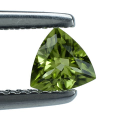 PERIDOT CUT (GREEN/CLEAN) TRILLIAN 5.00X5.00 MM 0.43 Cts.