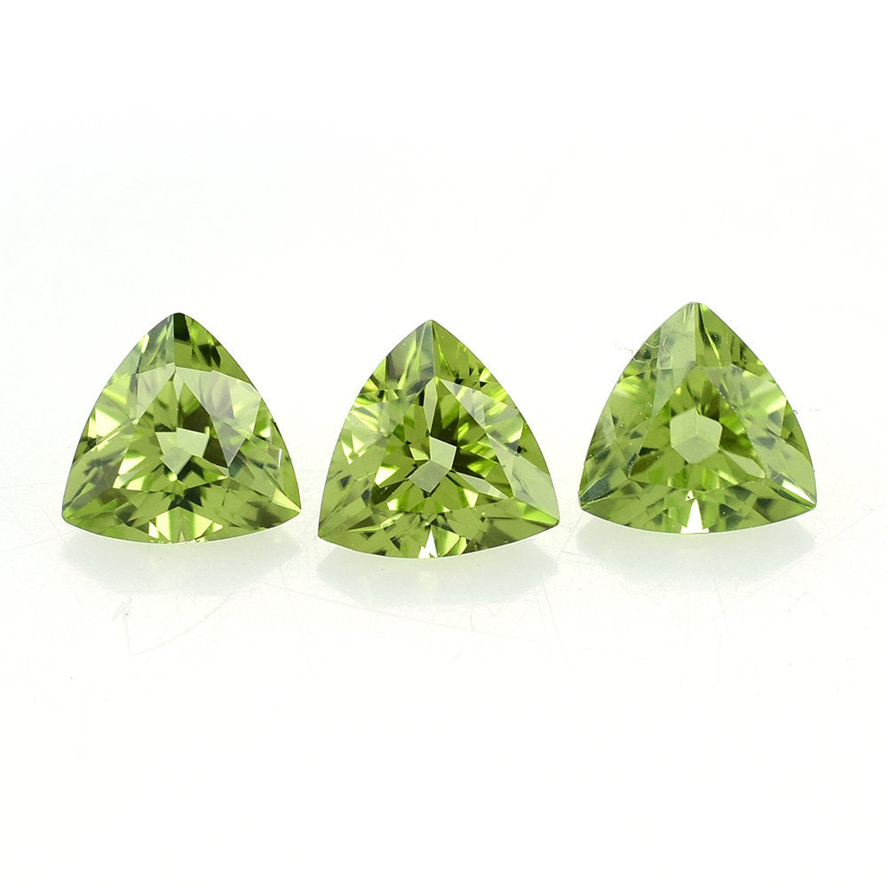 PERIDOT CUT (GREEN/CLEAN) TRILLIAN 5.00X5.00 MM 0.43 Cts.