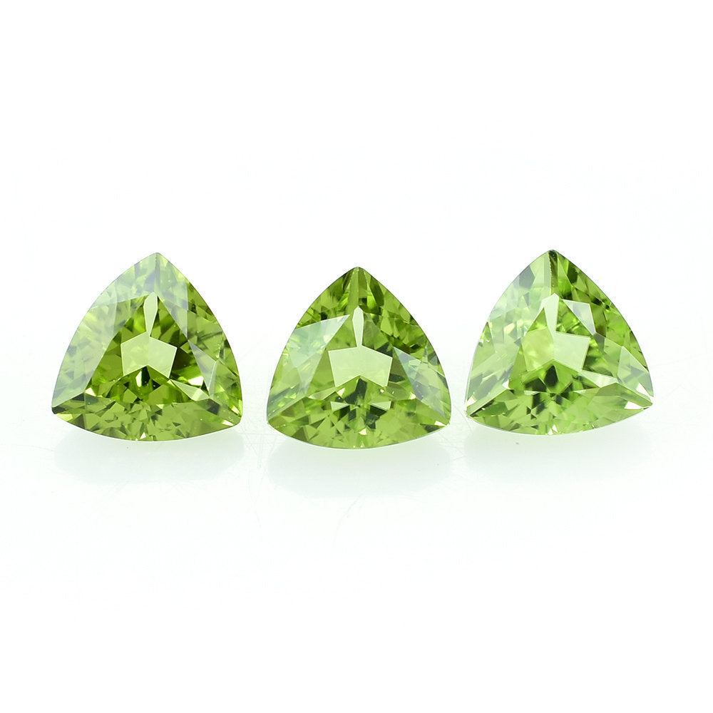 PERIDOT CUT (GREEN/CLEAN) TRILLIAN 6.00X6.00 MM 0.76 Cts.