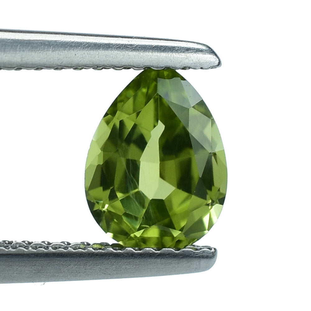 PERIDOT STEP CUT (GREEN/CLEAN) PEAR 8.00X6.00 MM 1.20 Cts.