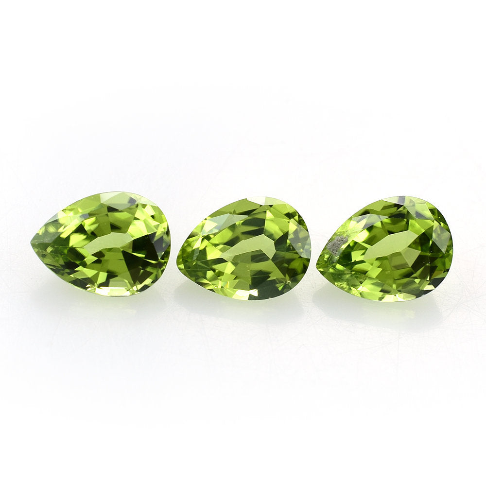 PERIDOT STEP CUT (GREEN/CLEAN) PEAR 8.00X6.00 MM 1.20 Cts.