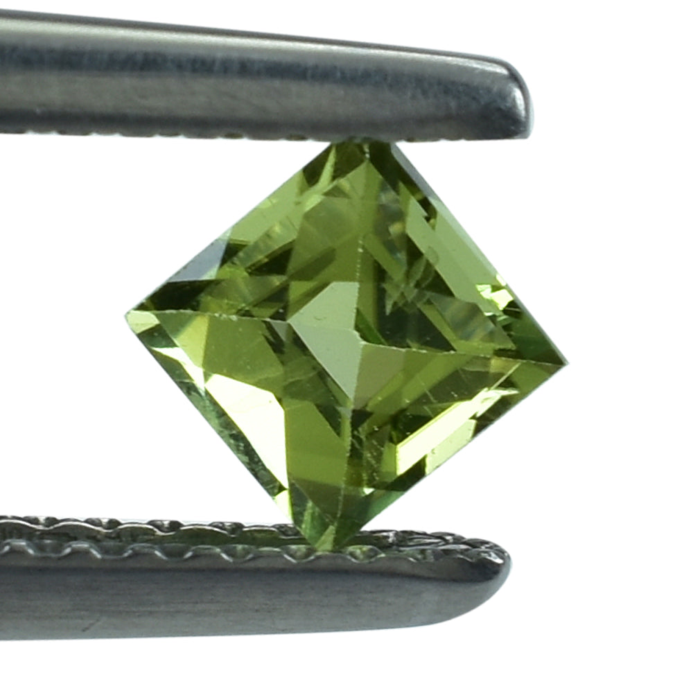 PERIDOT CHECKER CUT SQUARE 4.50MM 0.55 Cts.