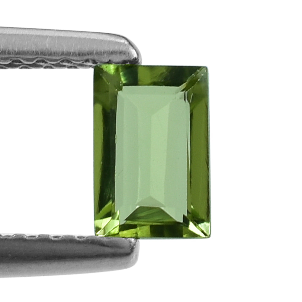 PERIDOT CUT BAGUETTE (SI) 6X4MM 0.65 Cts.