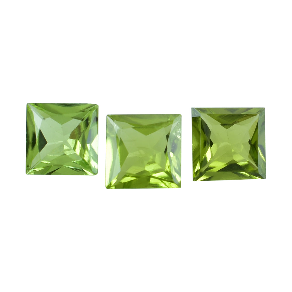 PERIDOT PRINCESS CUT SQUARE (CLEAN) 7.00MM 1.68 Cts.