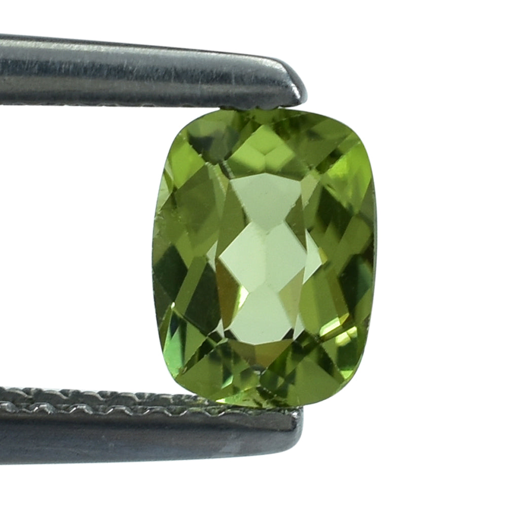 PERIDOT CUT CUSHION (SI) 7X5MM 0.78 Cts.