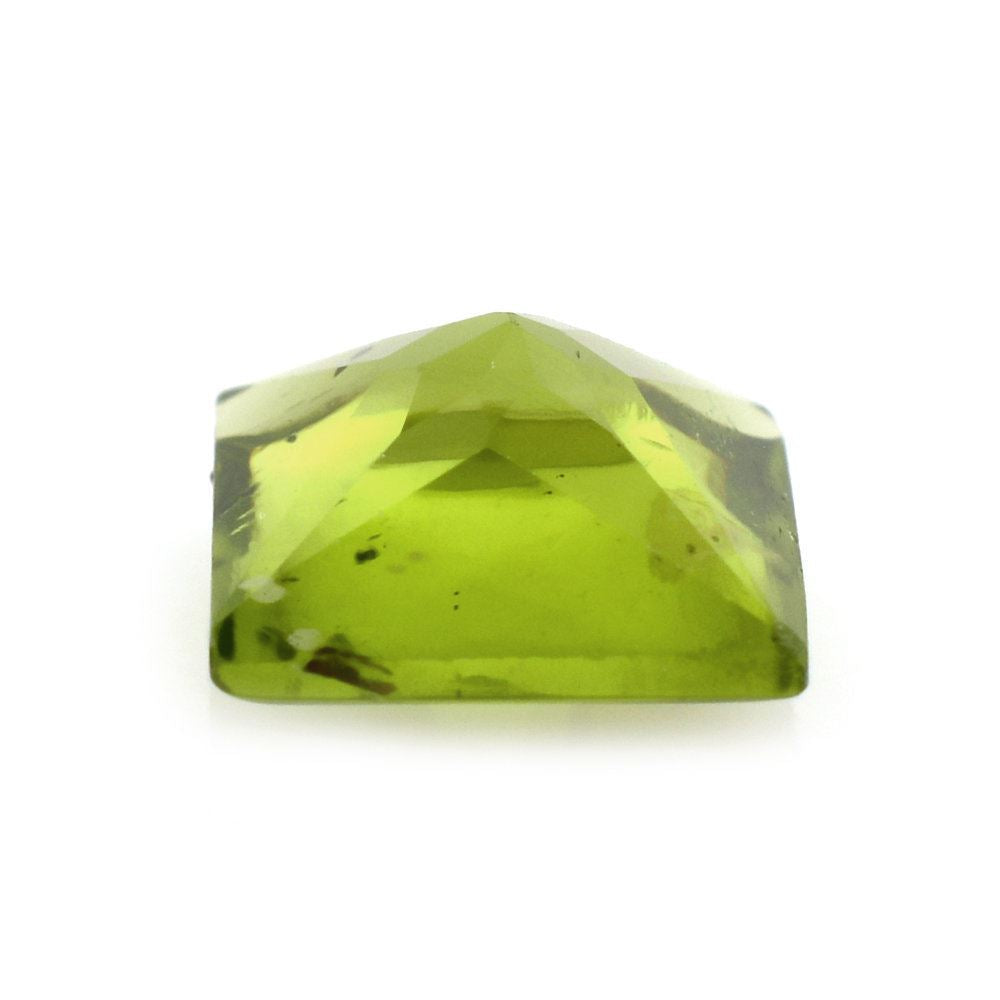 PERIDOT BUFFTOP SQUARE (HI) 8MM 2.50 Cts.
